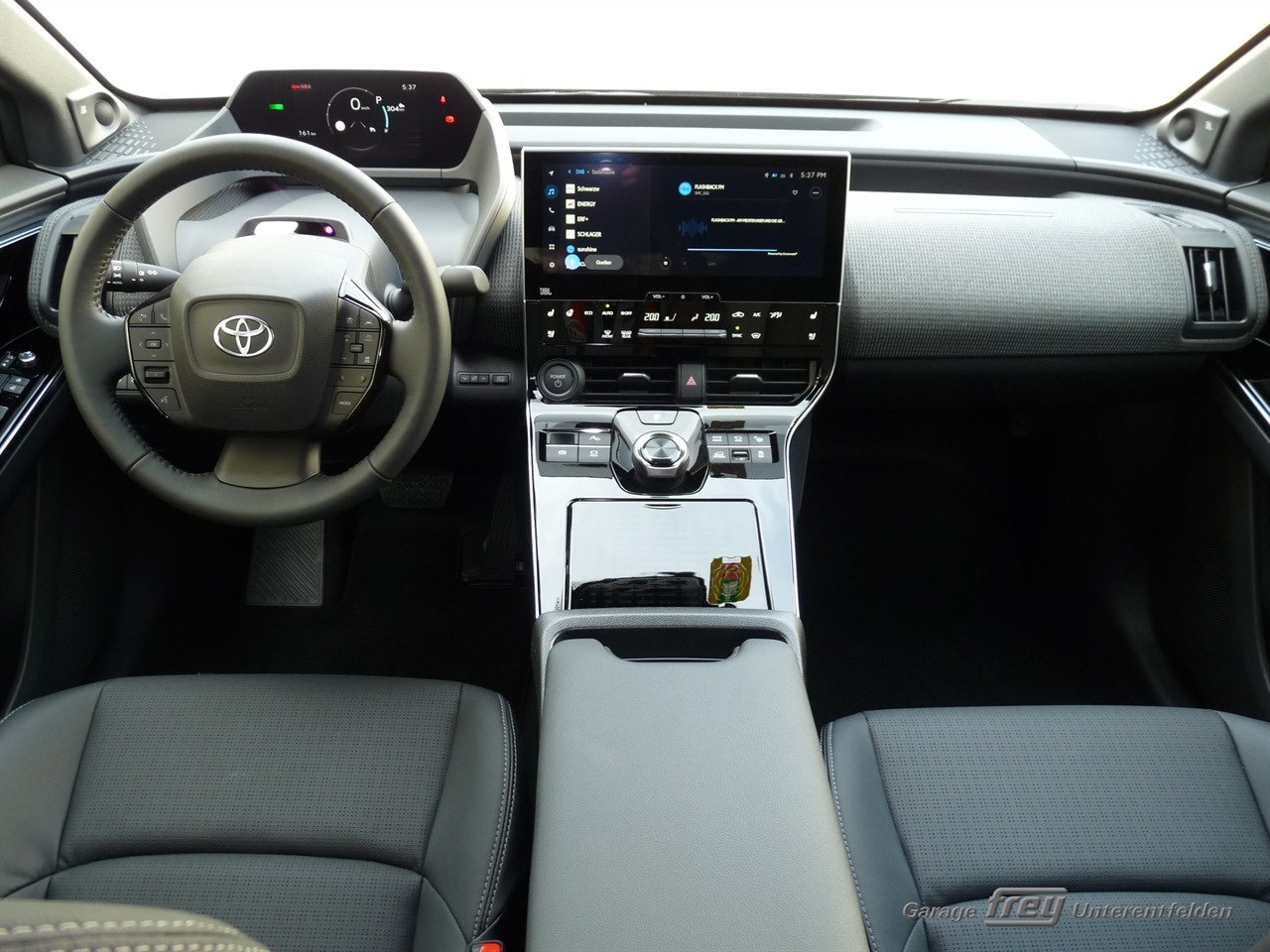 TOYOTA bZ4X Premium 71,4 kWh 4WD-image-8