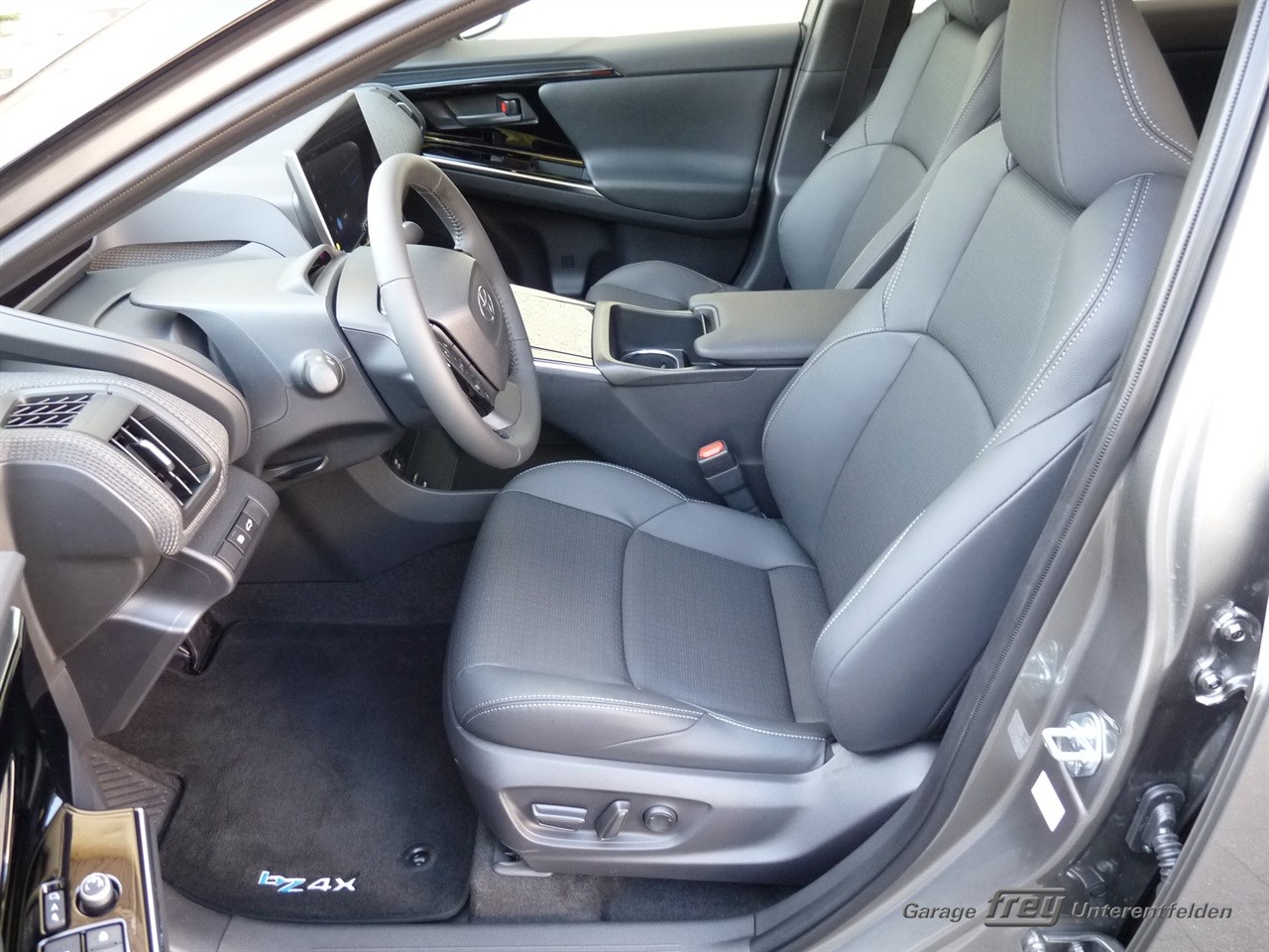 TOYOTA bZ4X Premium 71,4 kWh 4WD-image-6