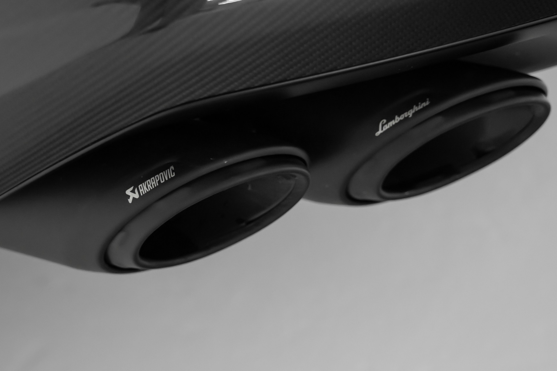 LAMBORGHINI Performante-image-20