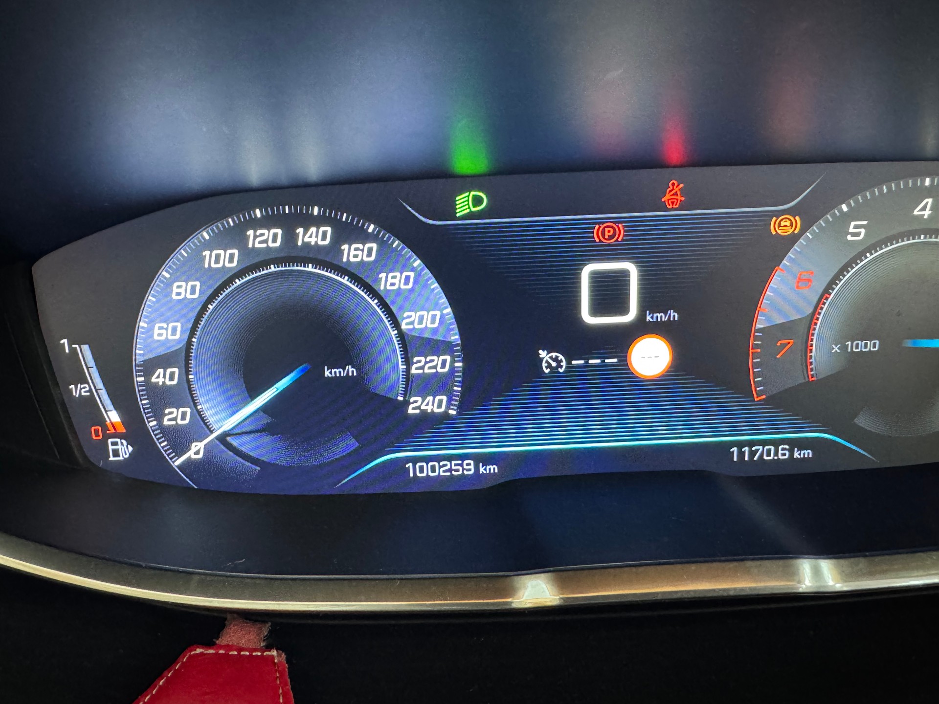 PEUGEOT 3008 1.2 PureTech Active-image-10