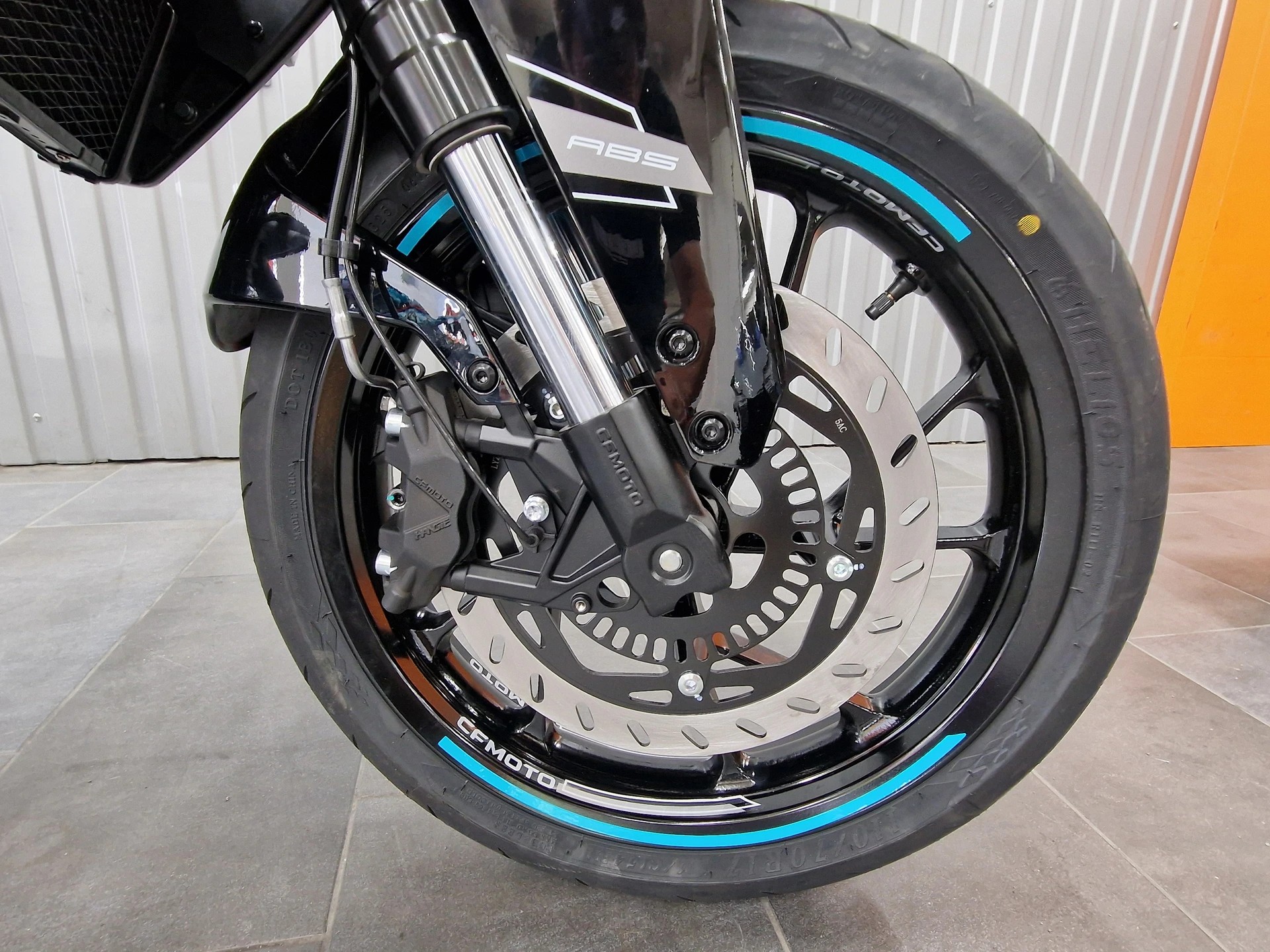 CF MOTO 125NK-showroom-element-2