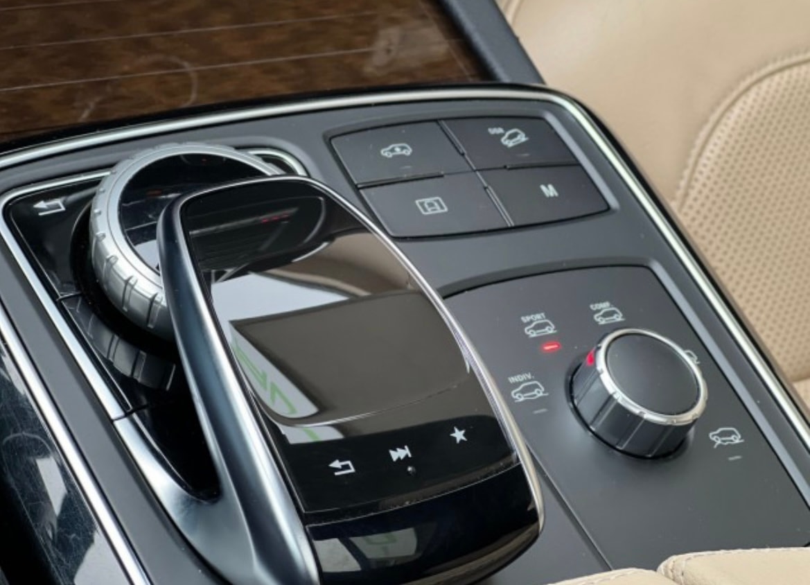 MERCEDES-BENZ GLS 350 d 4Matic 9G-TRONIC / Alle Services bei Mercedes-Benz durchgeführt.-image-11