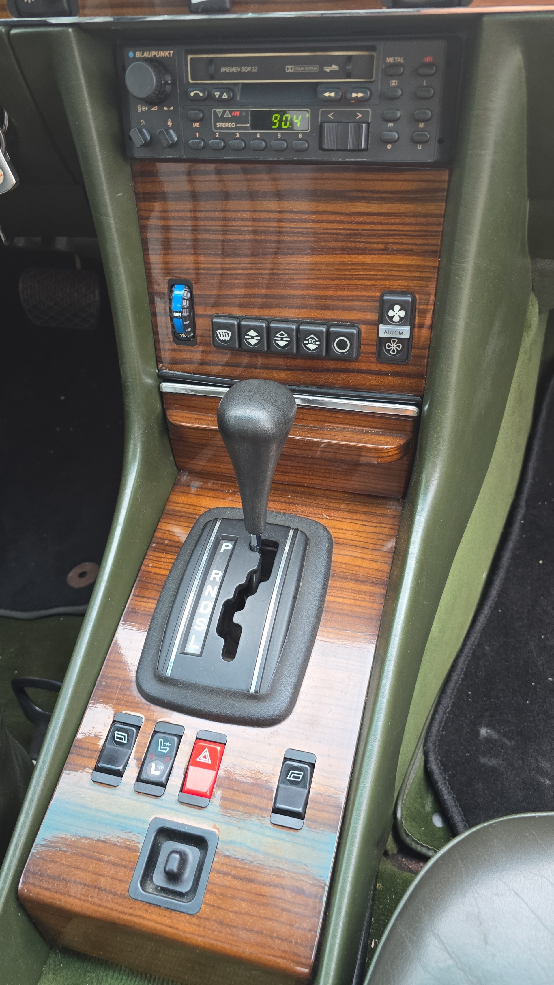 MERCEDES-BENZ SL-image-9