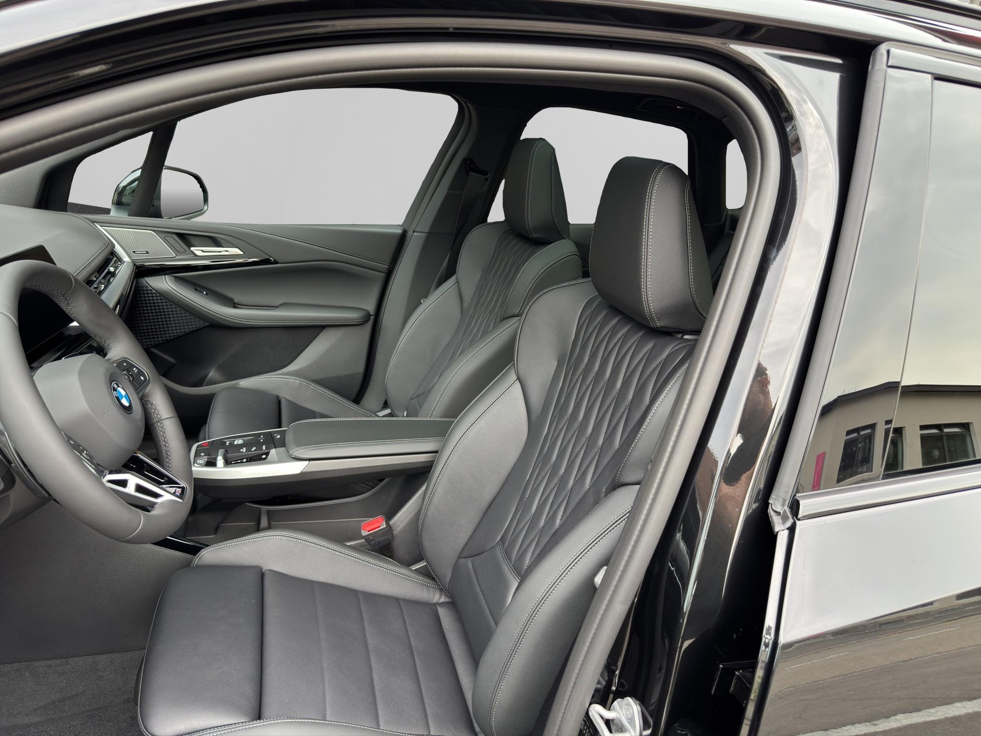 BMW 223 Active Tourer 223i xDrive Active Tourer M Sport-image-16