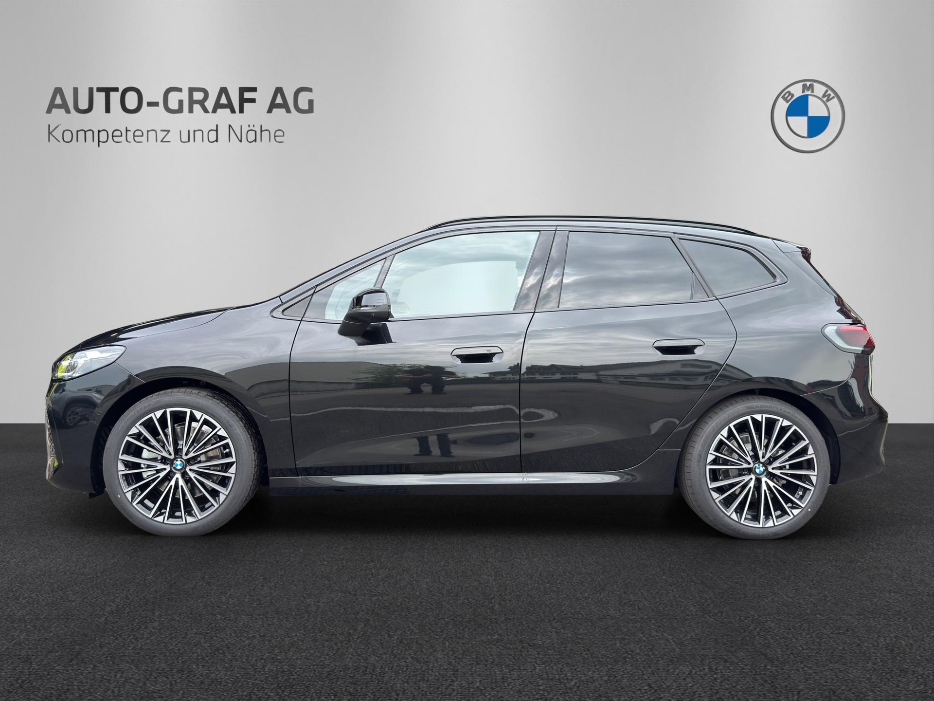 BMW 223 Active Tourer 223i xDrive Active Tourer M Sport-image-7