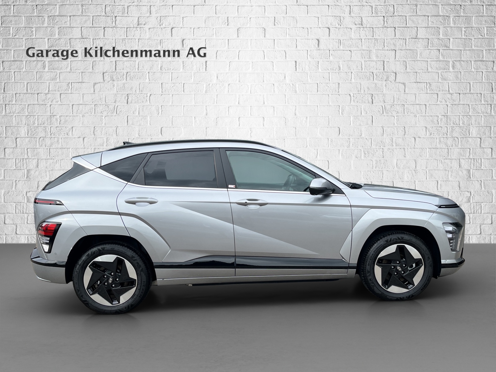 HYUNDAI Kona EV 65.4 kWh Amplia-image-5