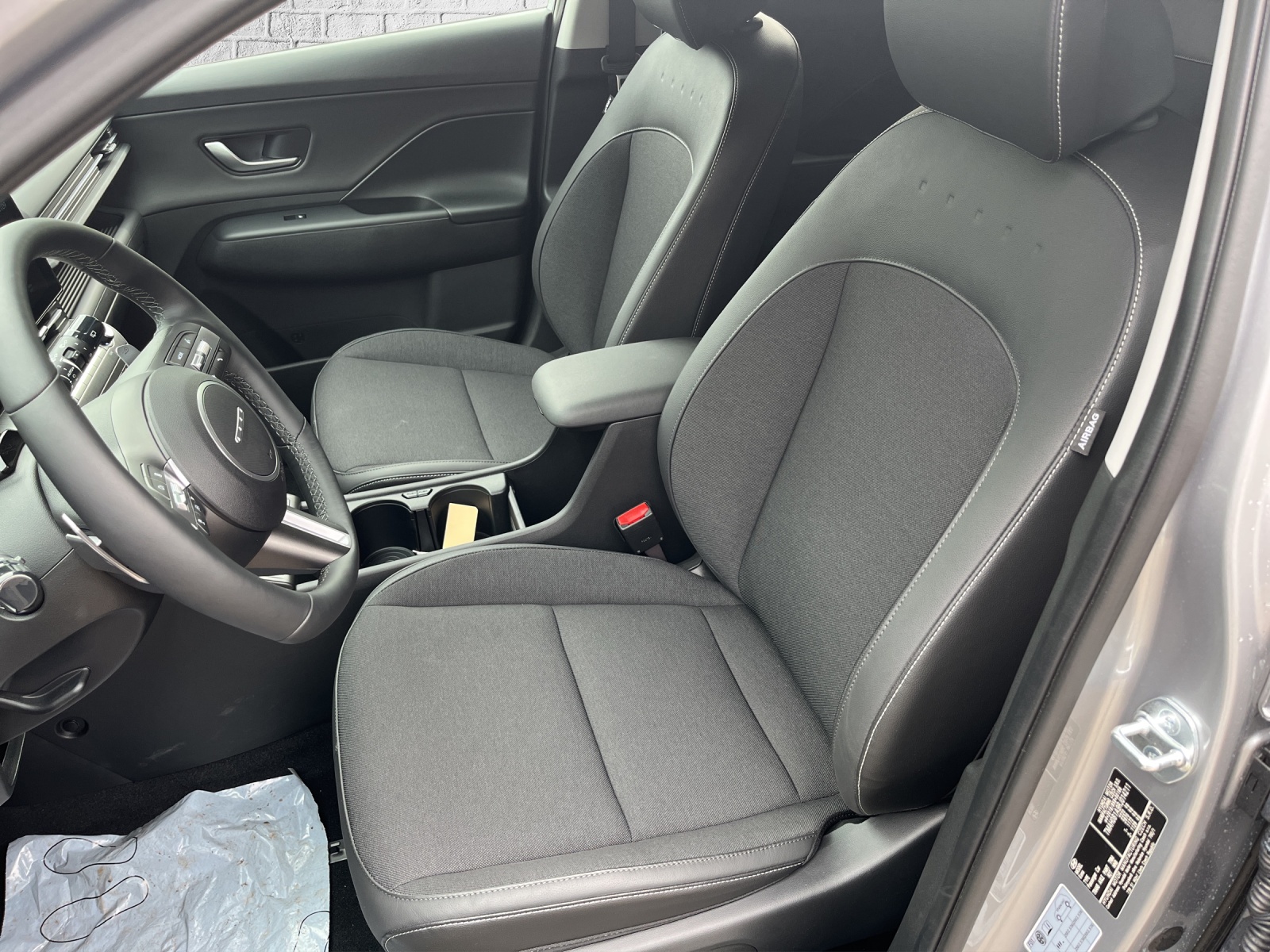 HYUNDAI Kona EV 65.4 kWh Amplia-image-8