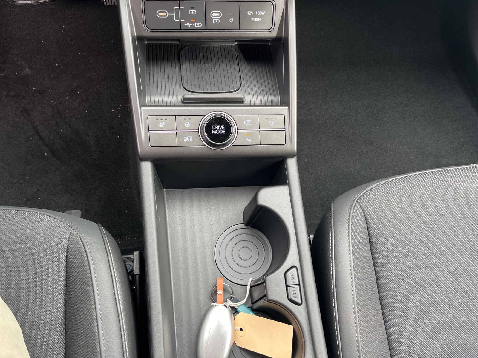 HYUNDAI Kona EV 65.4 kWh Amplia-image-11
