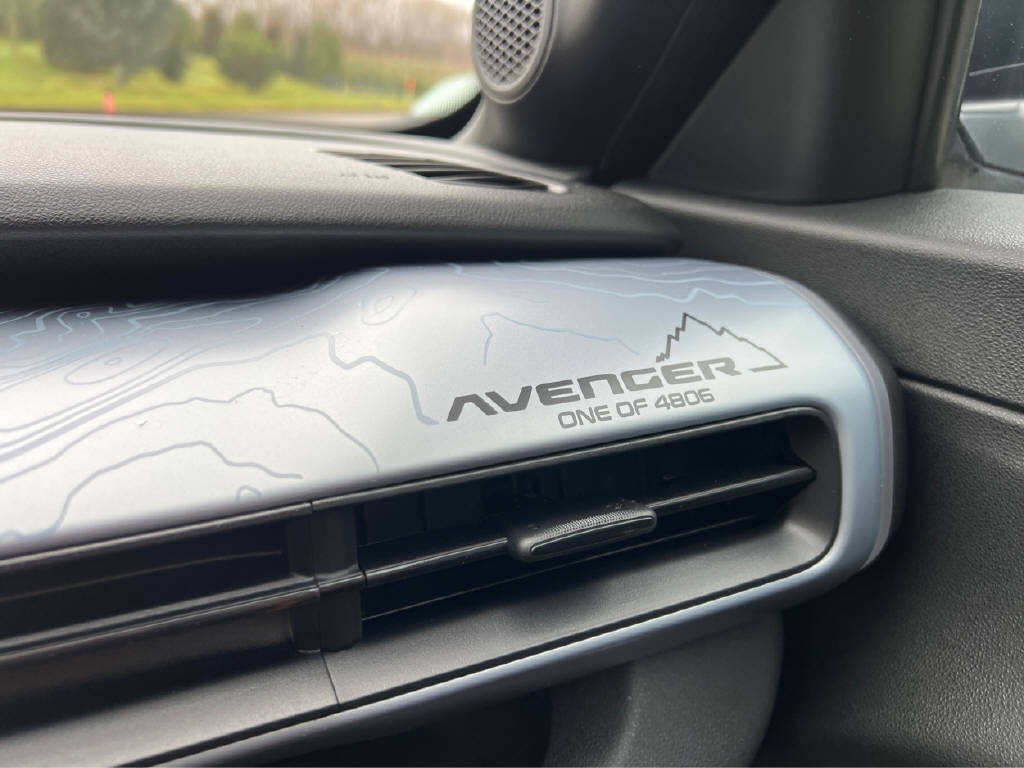 JEEP Avenger 1.2 MHEV The North Face 4xe-image-4