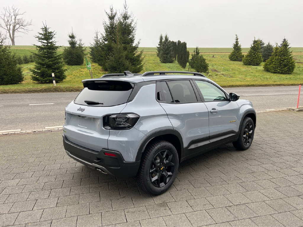 JEEP Avenger 1.2 MHEV The North Face 4xe-image-5