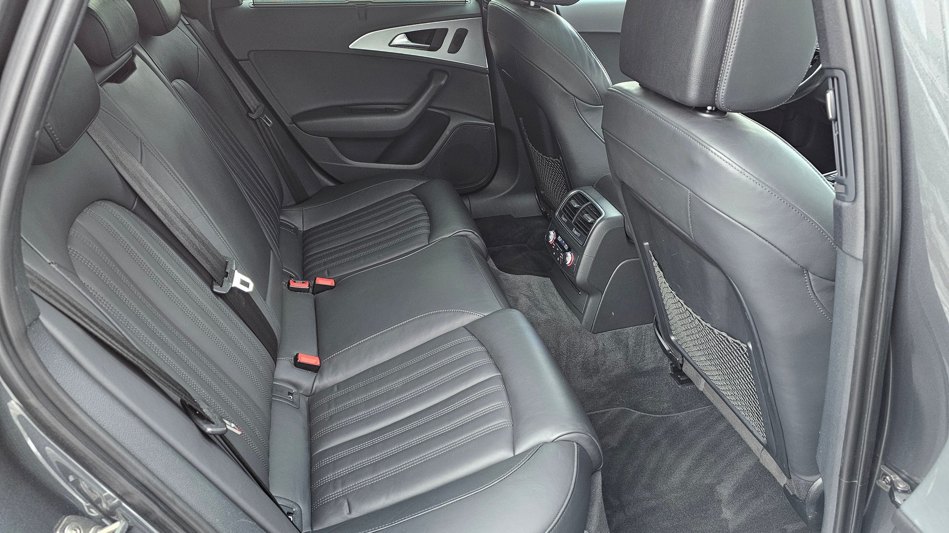 AUDI A6 Avant 2.0 TFSI S Line-image-13
