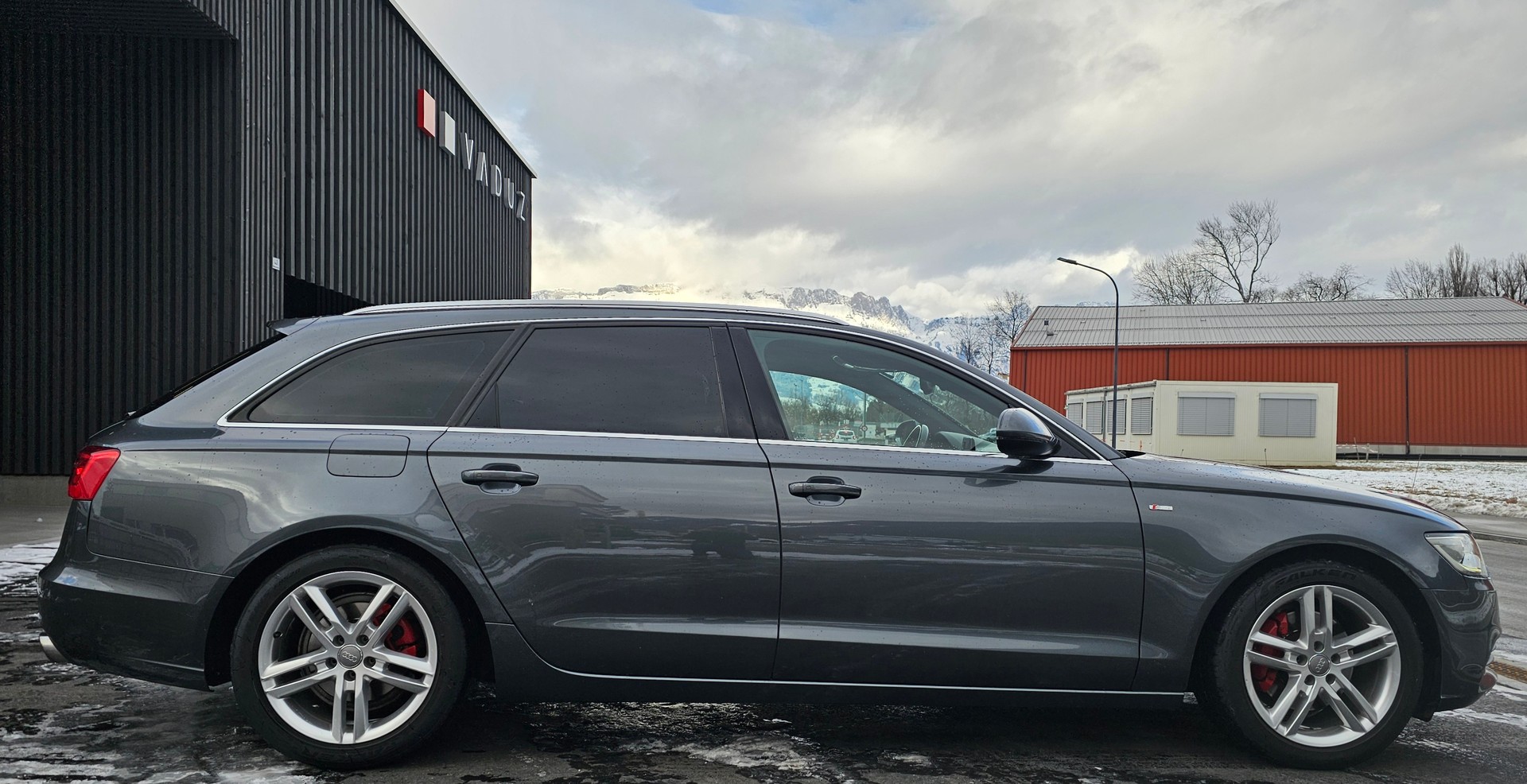 AUDI A6 Avant 2.0 TFSI S Line-image-4