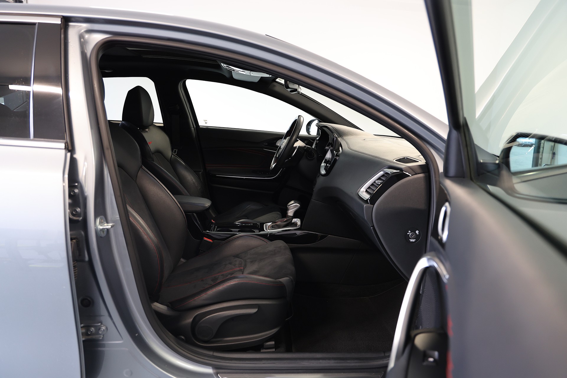 KIA ProCeed 1.6 T-GDi GT DCT-image-11