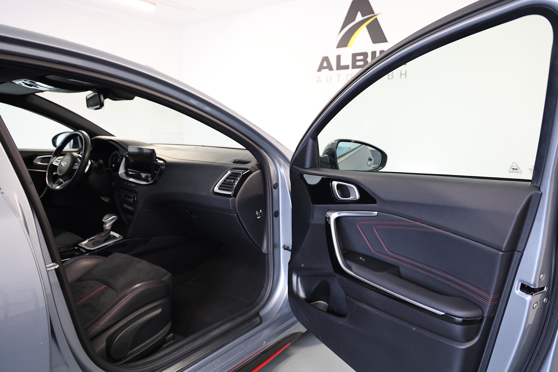 KIA ProCeed 1.6 T-GDi GT DCT-image-10