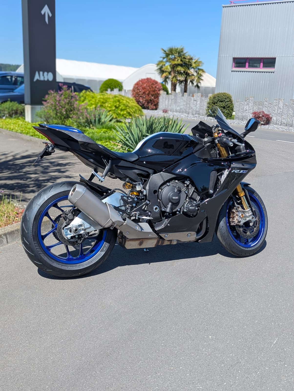 YAMAHA YZF-R1 M ABS-image-1