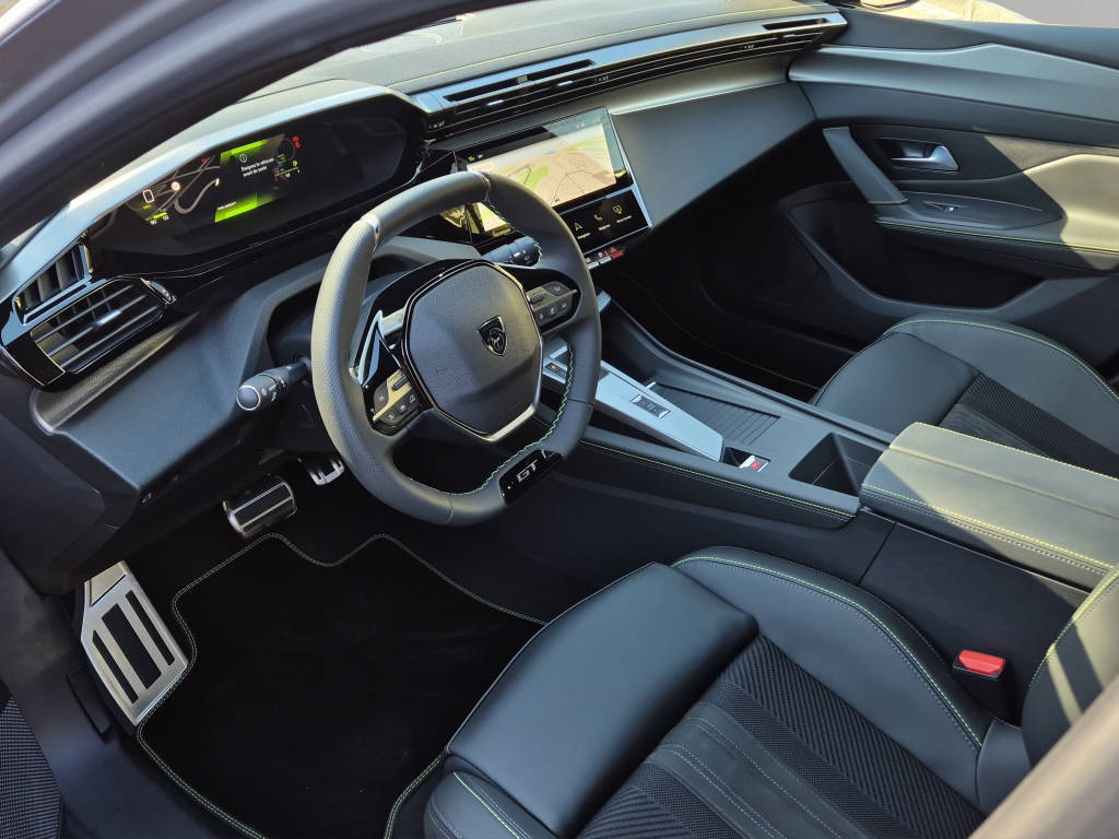 PEUGEOT 308 SW 1.2 Hybrid GT-image-4