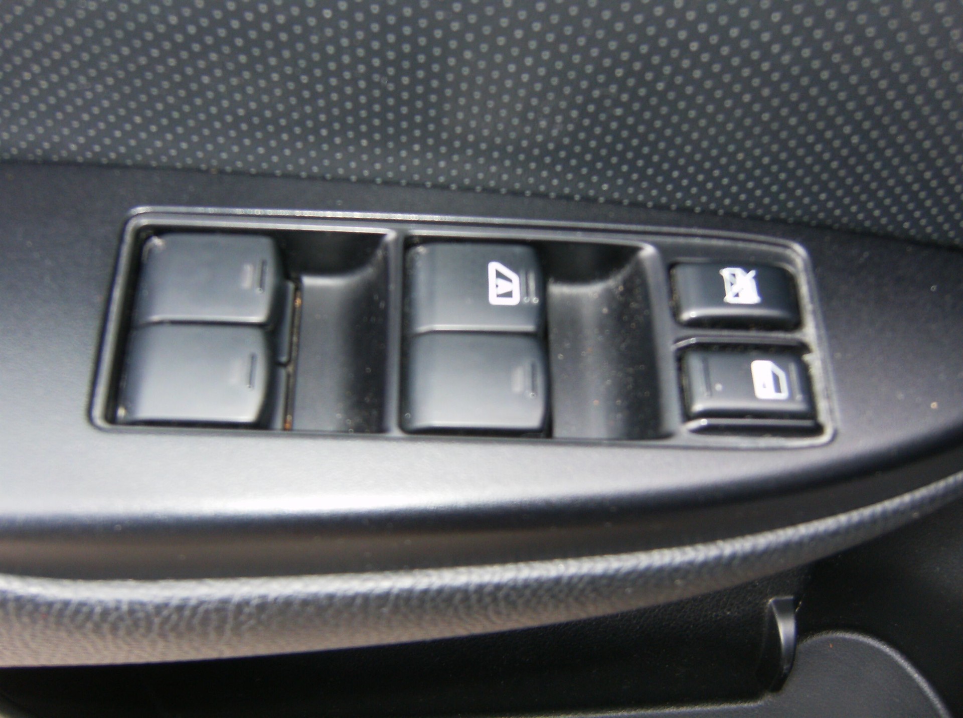 SUBARU Legacy 2.0D Limited S AWD-image-9
