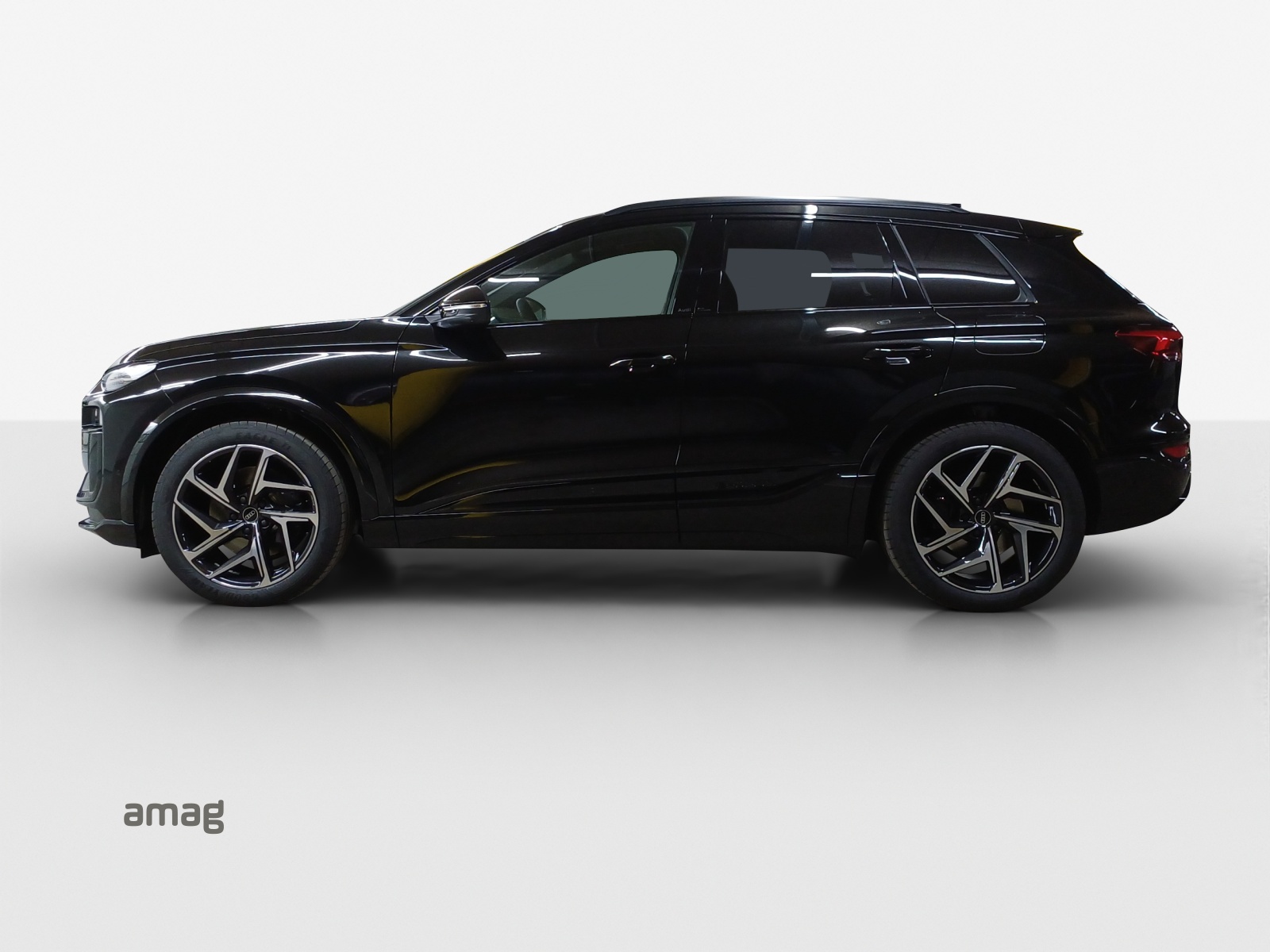 AUDI SQ6 e-tron quattro-image-1