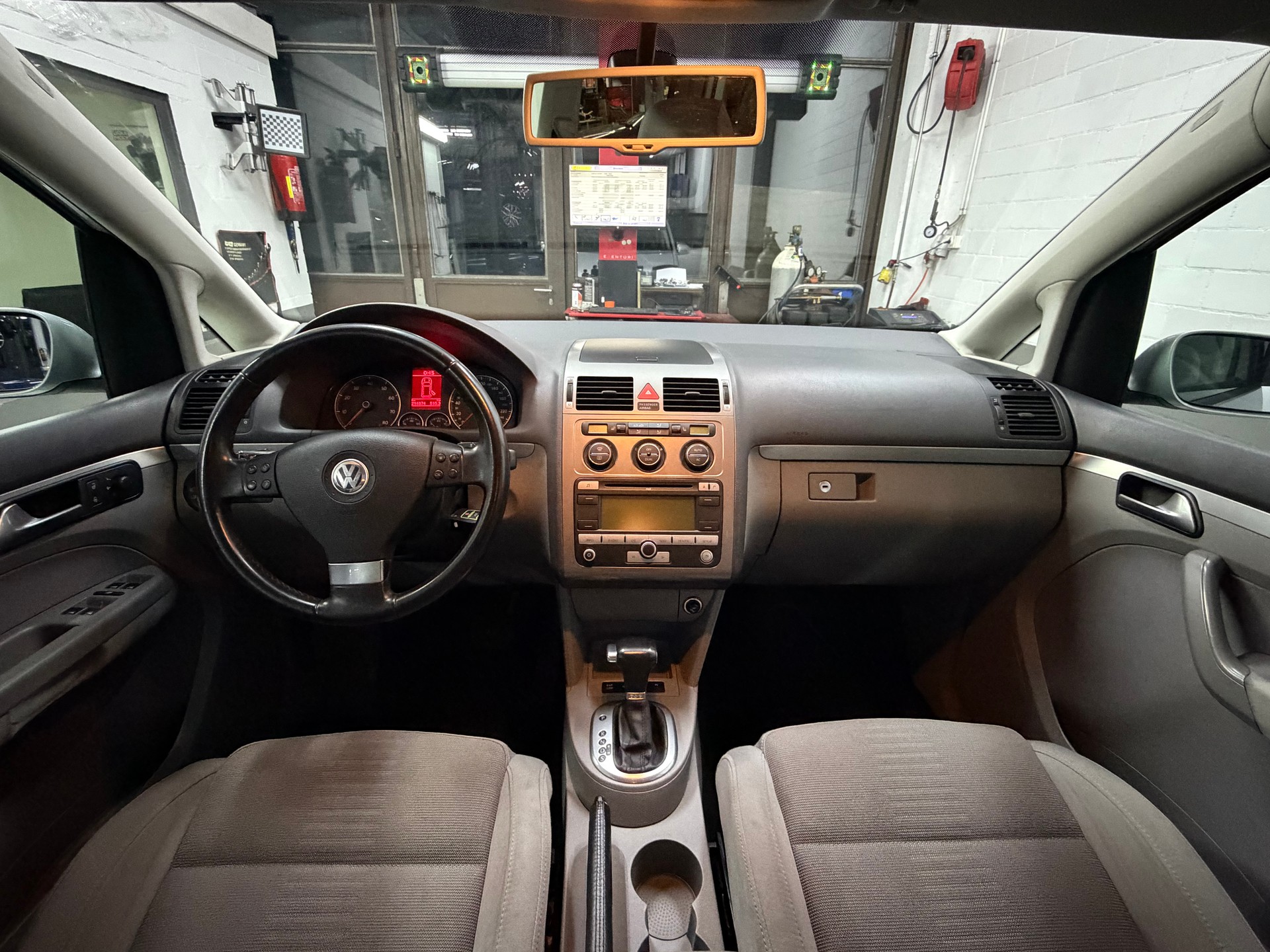 VW Touran 1.4 TSI Highline DSG-image-11