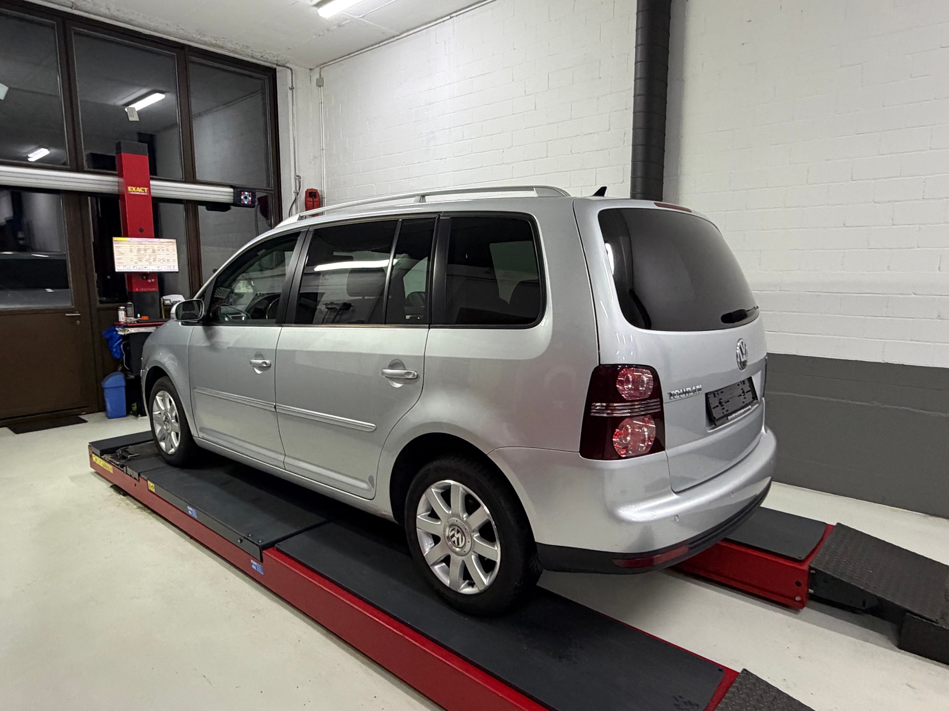 VW Touran 1.4 TSI Highline DSG-image-3