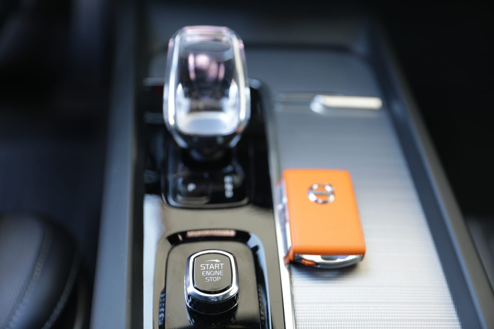 VOLVO XC60 T6 eAWD PluginHybrid Xcentric Geartronic-image-21