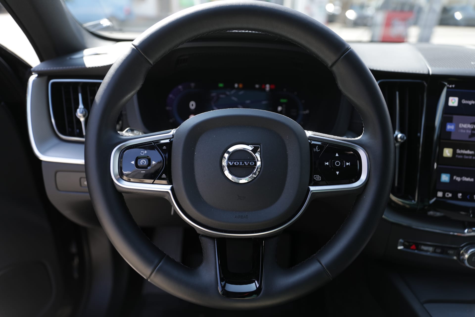 VOLVO XC60 T6 eAWD PluginHybrid Xcentric Geartronic-image-13