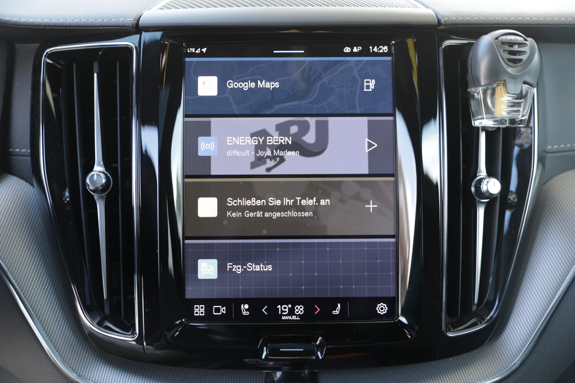 VOLVO XC60 T6 eAWD PluginHybrid Xcentric Geartronic-image-19