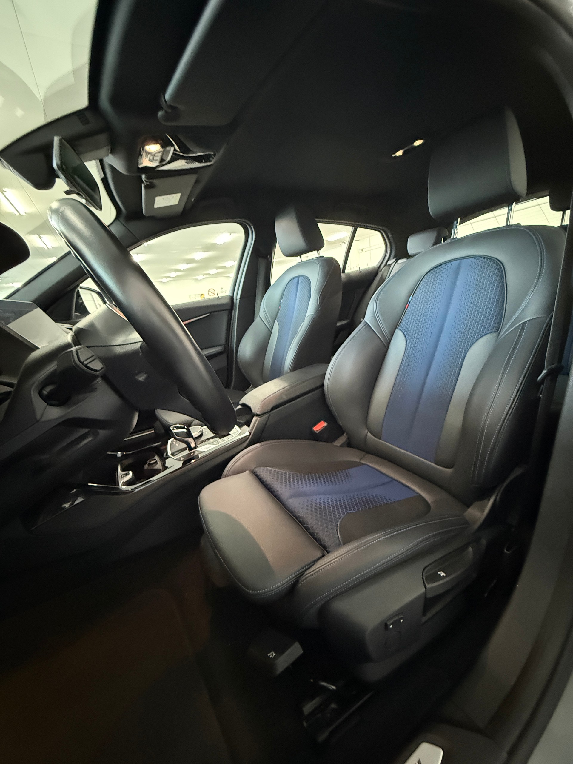 BMW 118i M Sport Steptronic-image-7