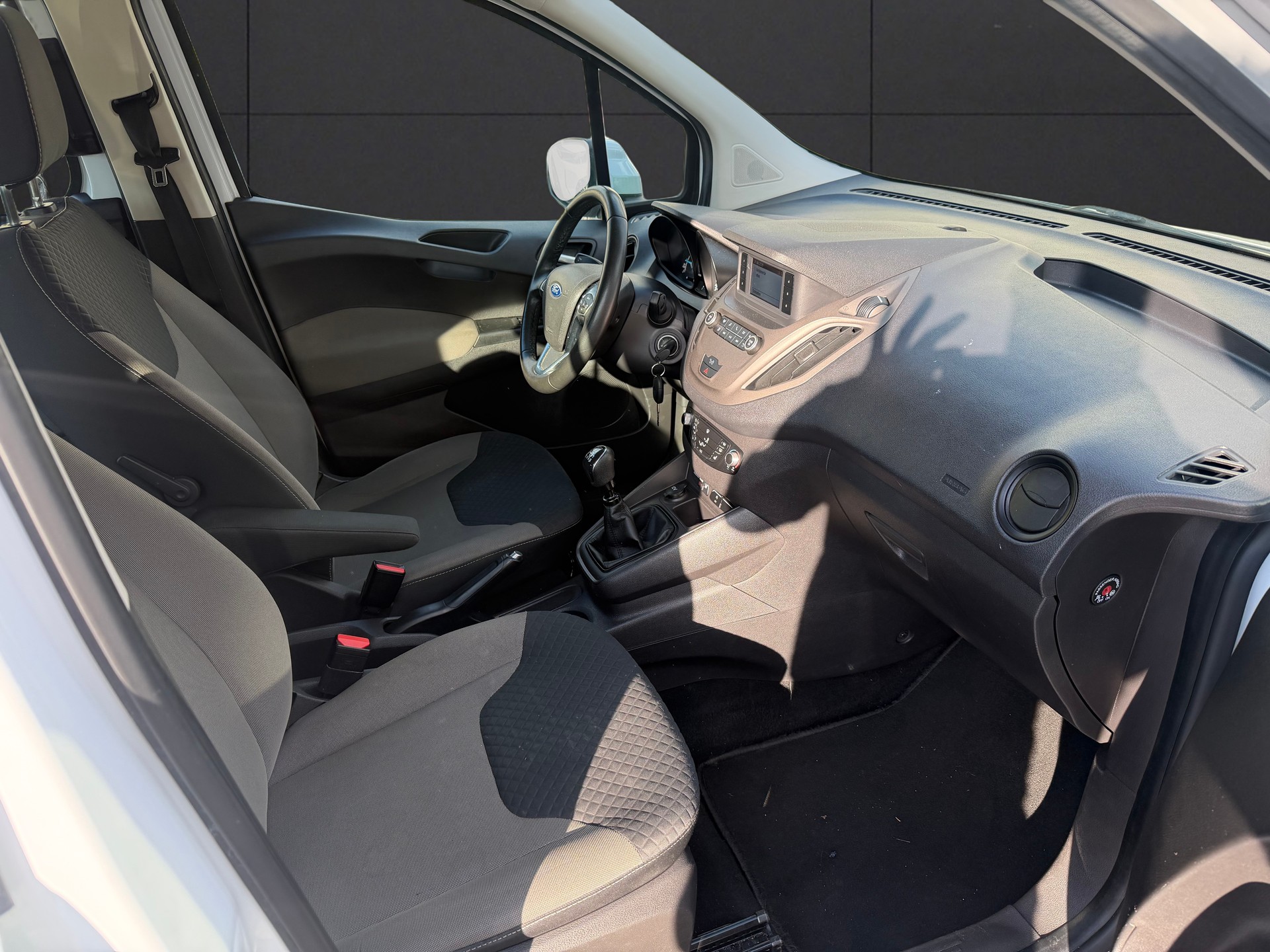 FORD Tourneo Courier 1.0 SCTi Trend-image-6