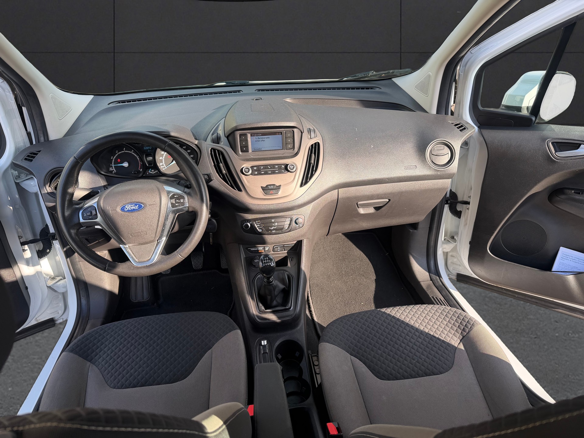 FORD Tourneo Courier 1.0 SCTi Trend-image-10