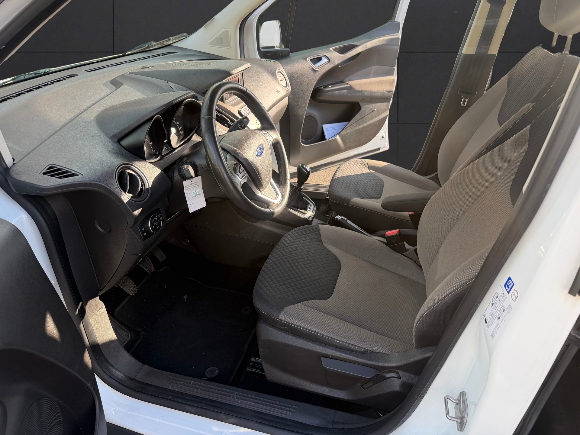 FORD Tourneo Courier 1.0 SCTi Trend-image-9