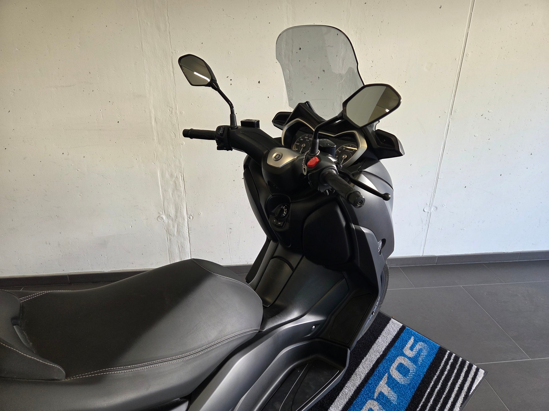 YAMAHA X-Max CZD 300 ABS-image-13