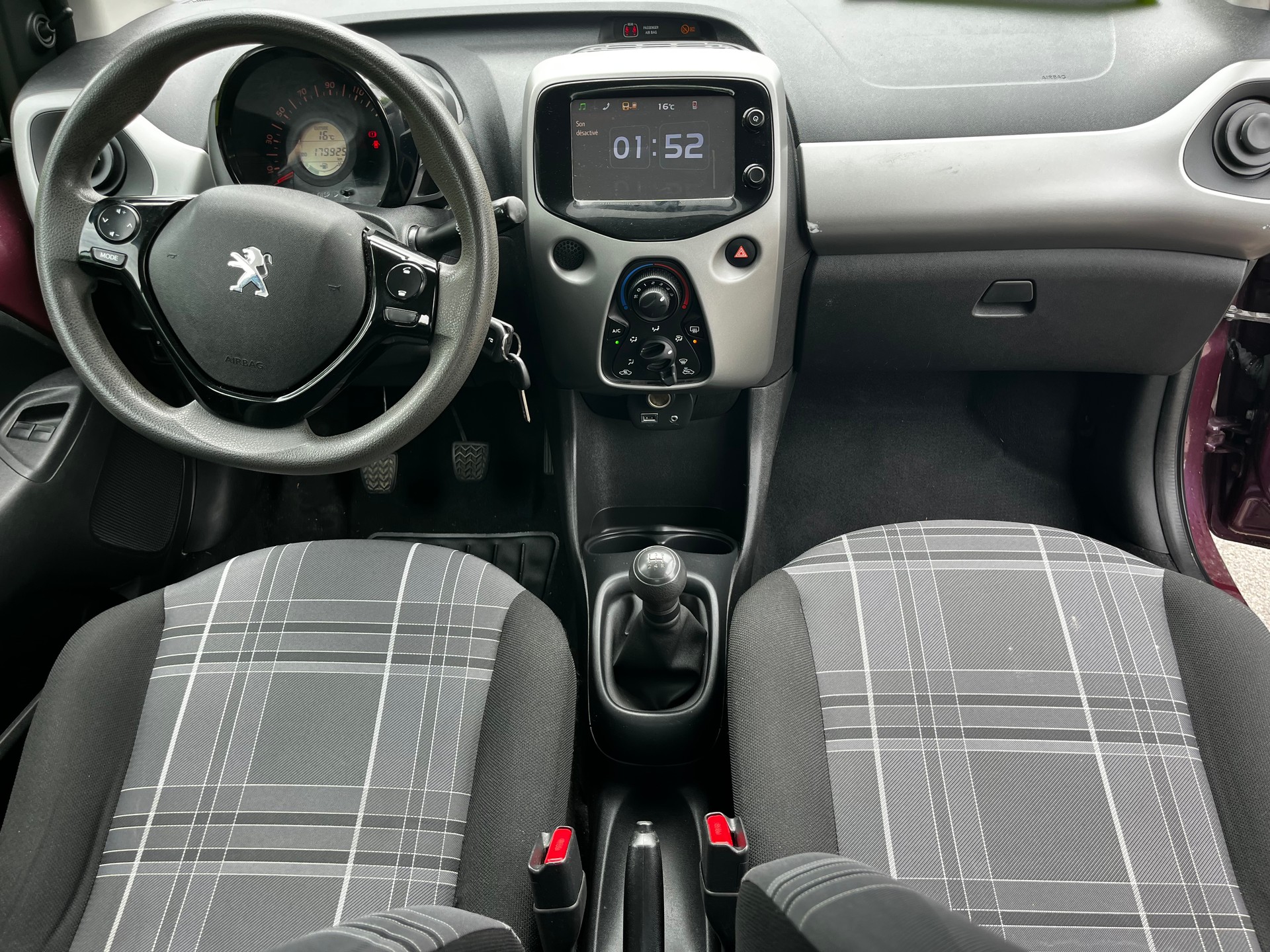 PEUGEOT 108 1.0 VTi Active-image-10