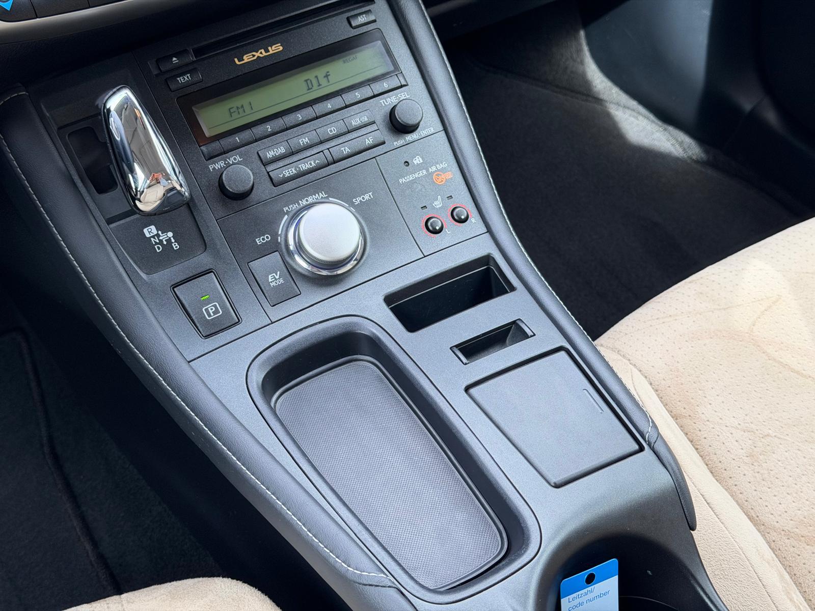 LEXUS CT 200h Comfort-image-13