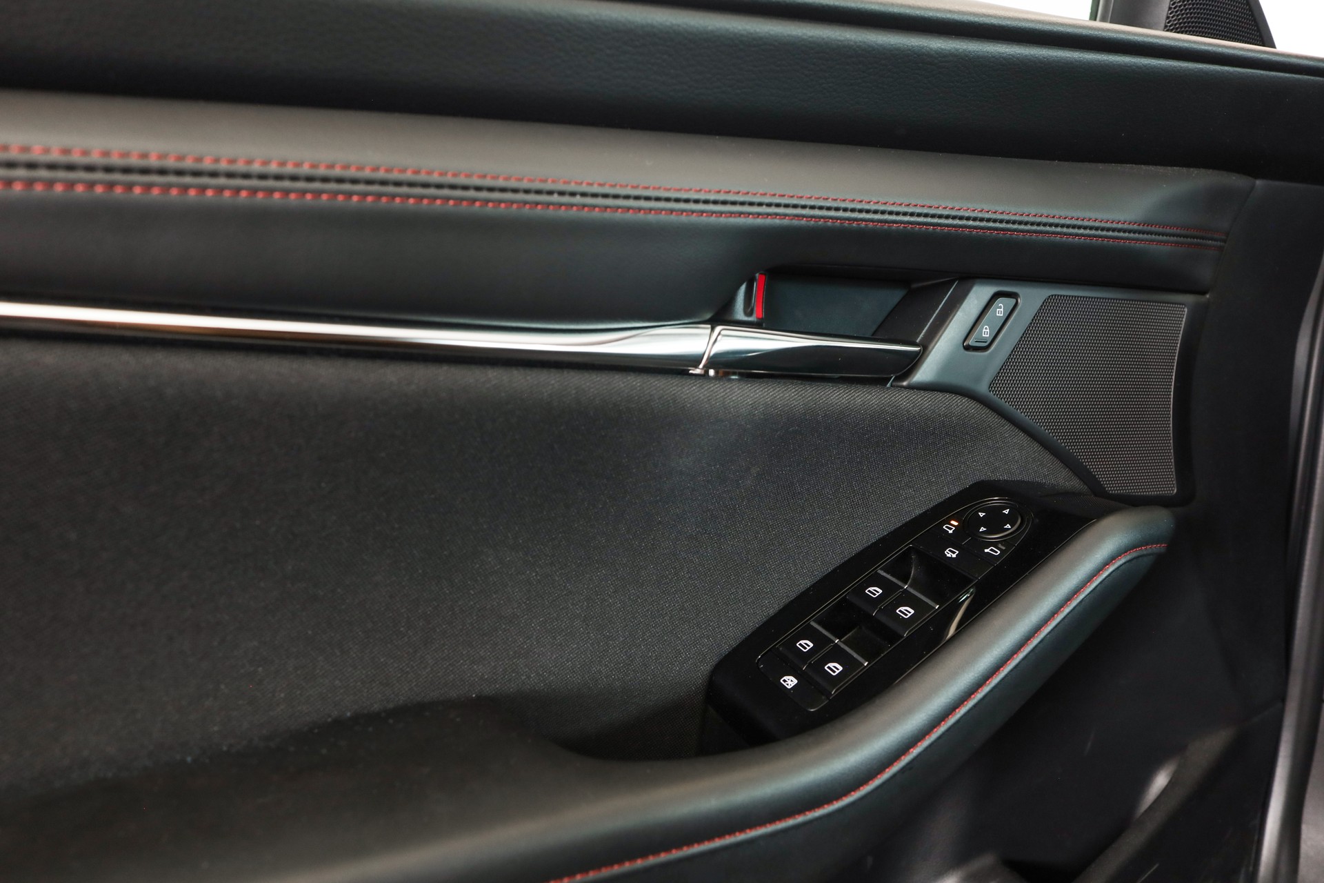 MAZDA 3 Hatchback SKYACTIV-X M Hybrid 186 Homura-image-18