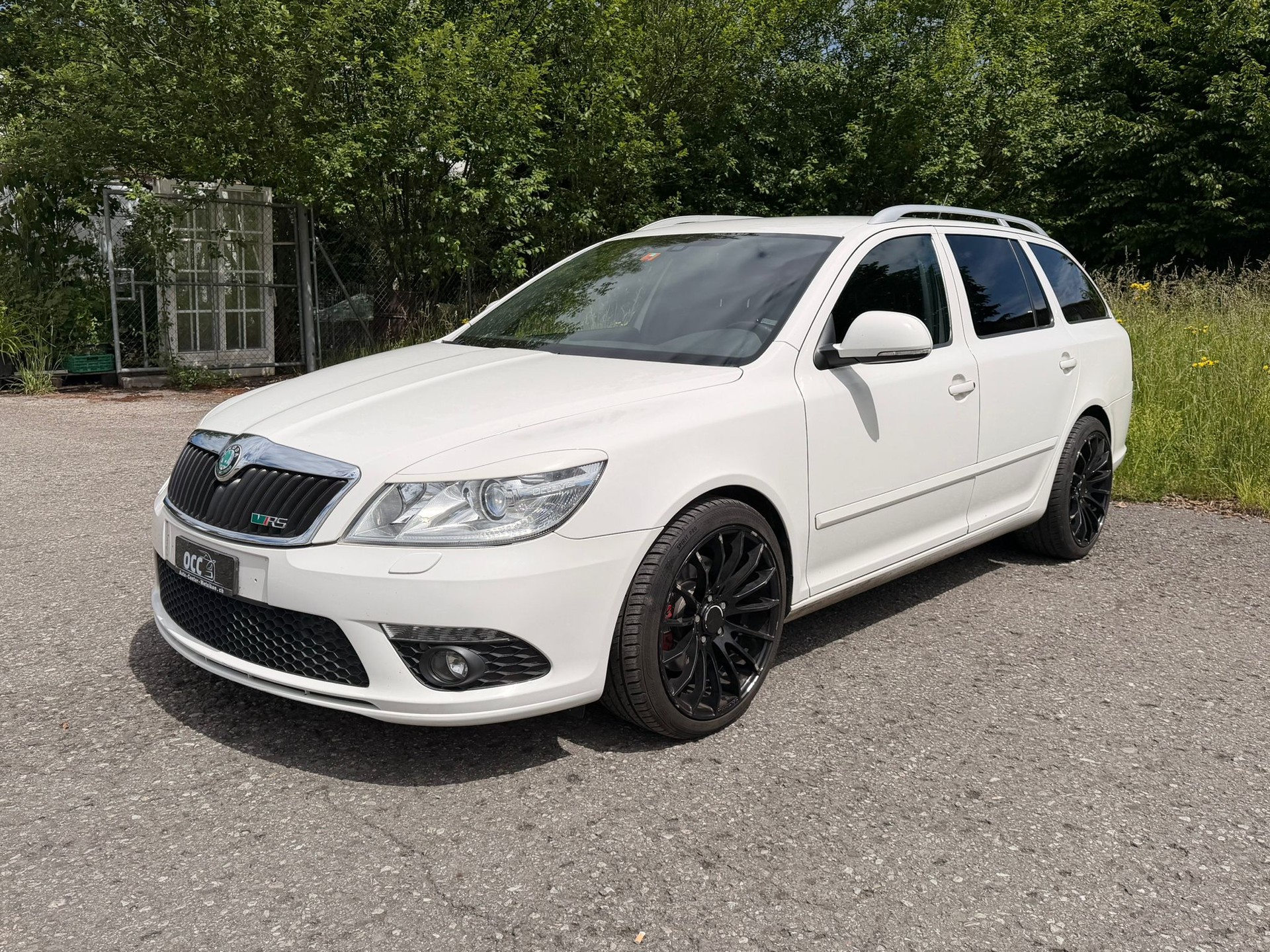SKODA Octavia Combi 2.0 TSI RS-image-2