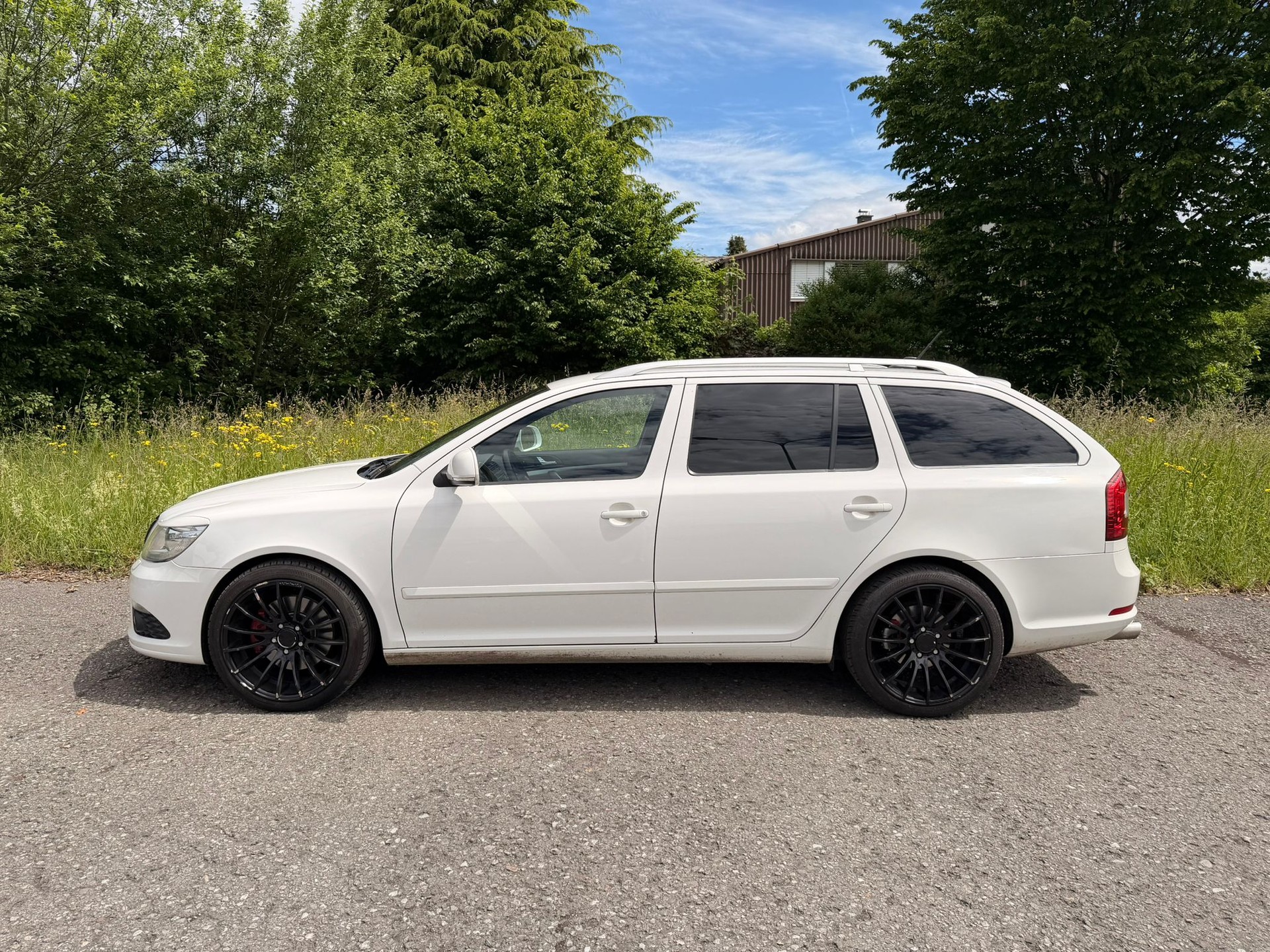 SKODA Octavia Combi 2.0 TSI RS-image-3