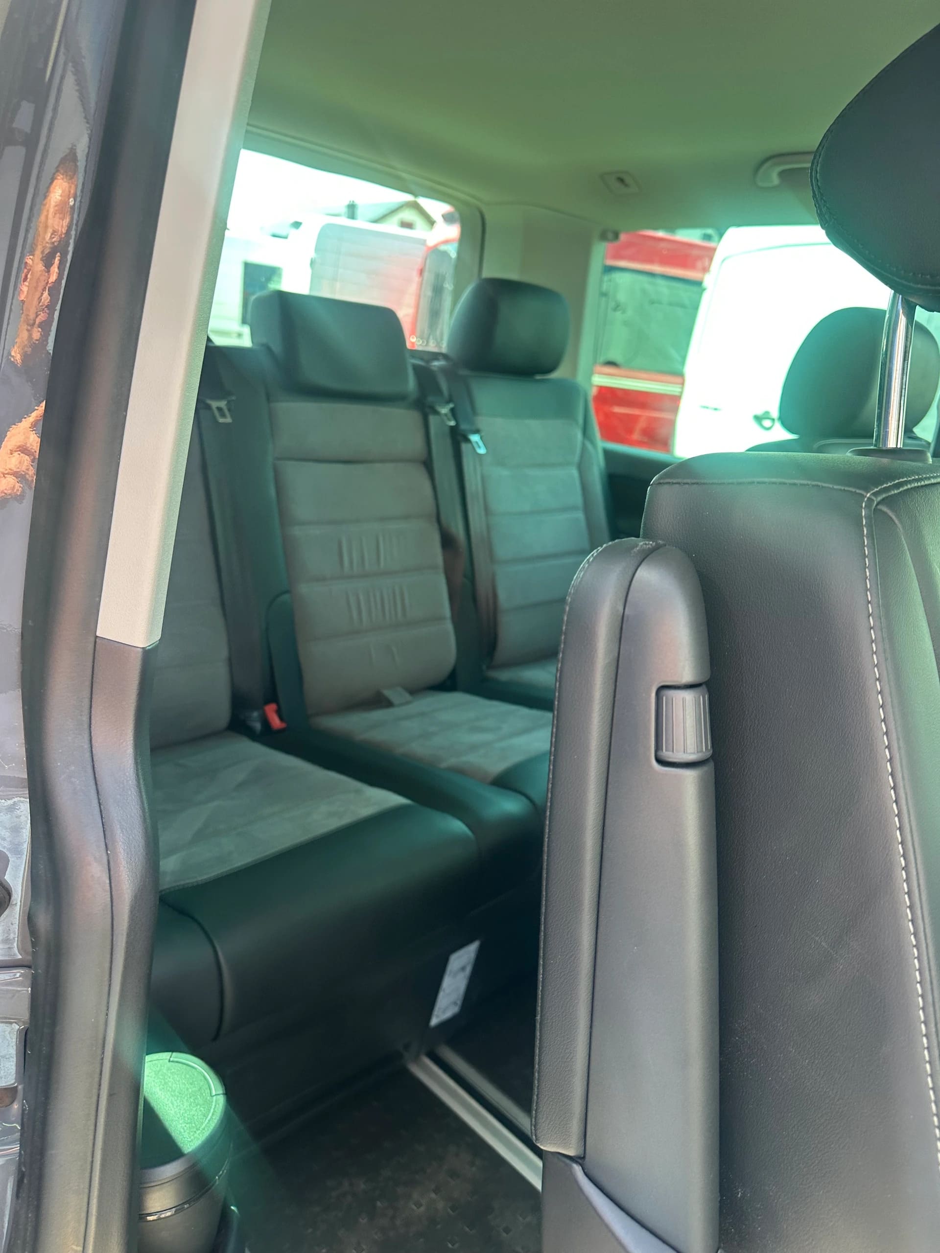 VW T6.1 Multivan 2.0 TDI 204 Generation SIX DSG-image-14