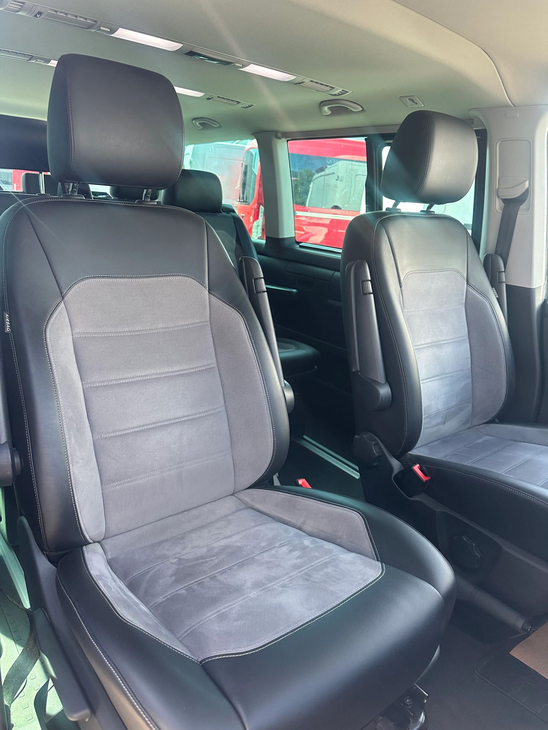 VW T6.1 Multivan 2.0 TDI 204 Generation SIX DSG-image-12