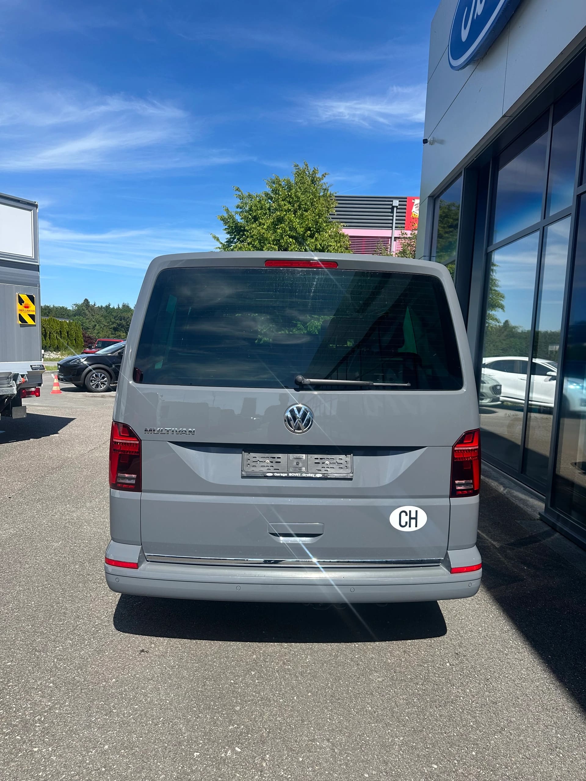 VW T6.1 Multivan 2.0 TDI 204 Generation SIX DSG-image-4