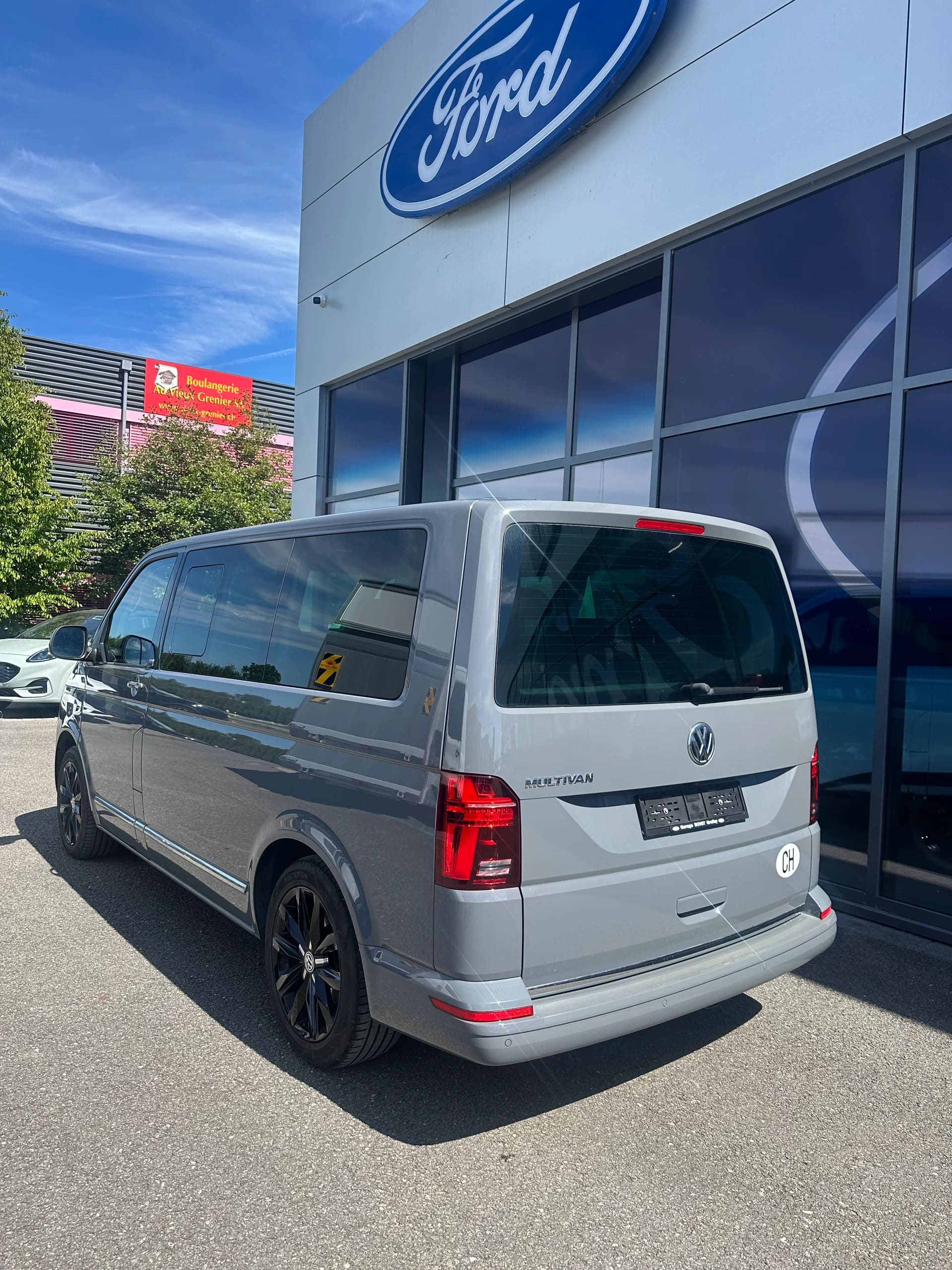 VW T6.1 Multivan 2.0 TDI 204 Generation SIX DSG-image-3