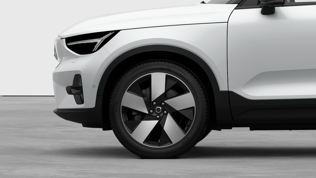 VOLVO EX40 Twin XCENTRIC Edition AWD-image-7