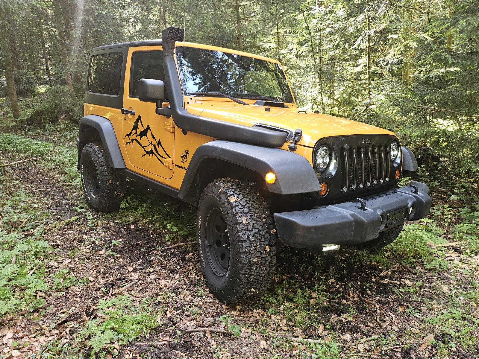 JEEP Wrangler 2.8 CRD Sport Automatic softtop-showroom-element-1