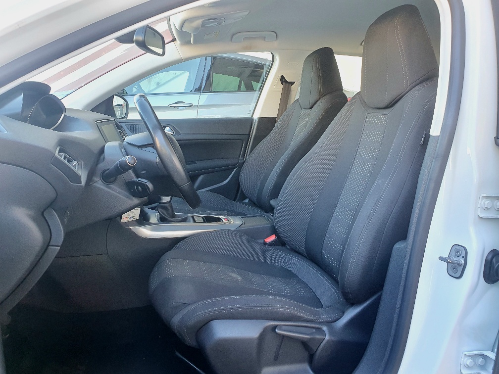 PEUGEOT 308 1.2 THP Allure Automat-image-5