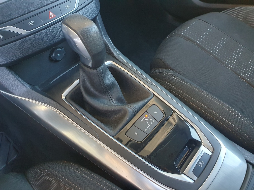 PEUGEOT 308 1.2 THP Allure Automat-image-10