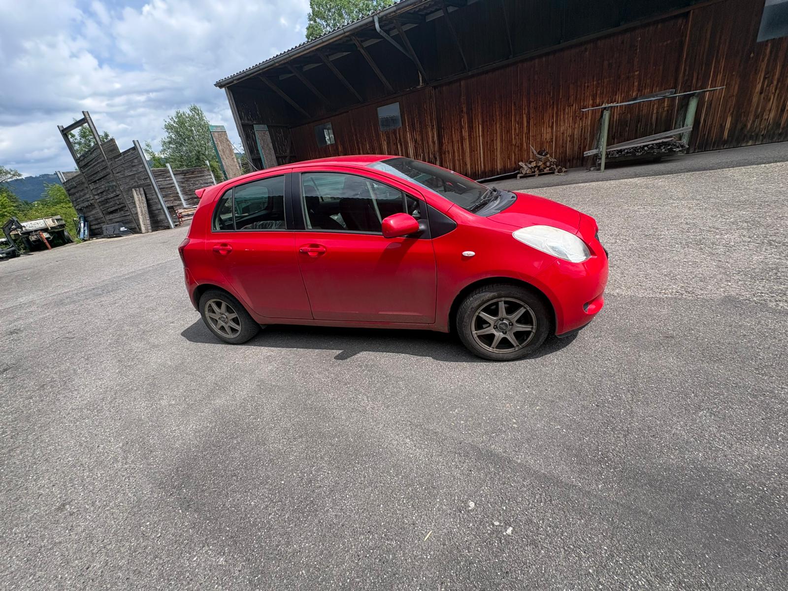 TOYOTA Yaris 1.3 Chic