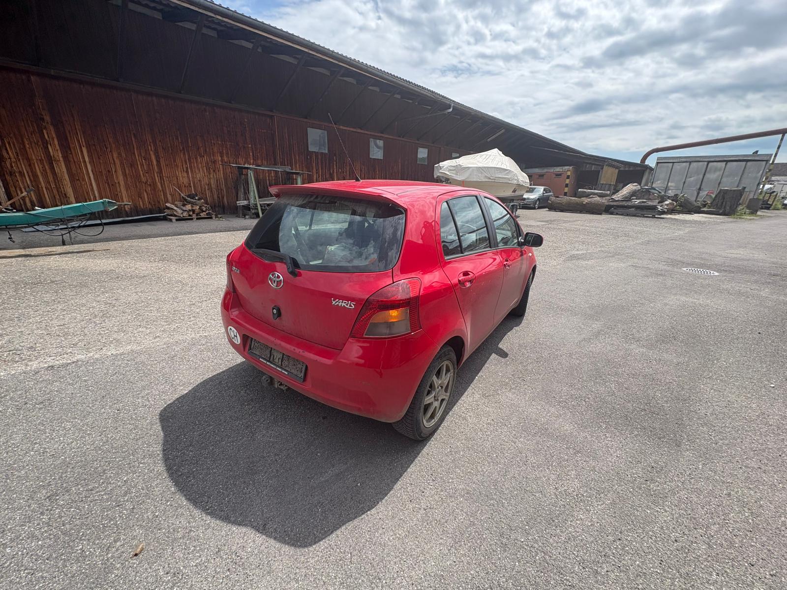 TOYOTA Yaris 1.3 Chic-image-6
