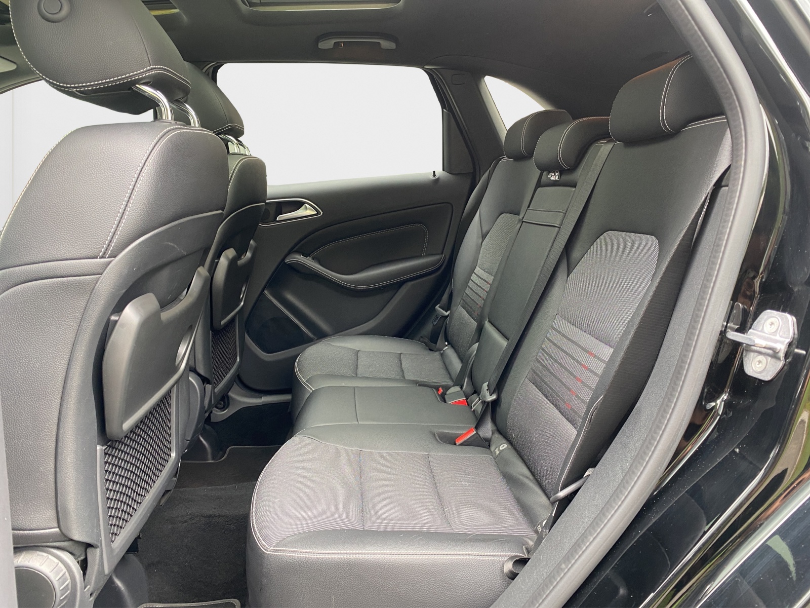 MERCEDES-BENZ B 200 Style Night-Paket 7G-DCT Vollaustattung-image-14