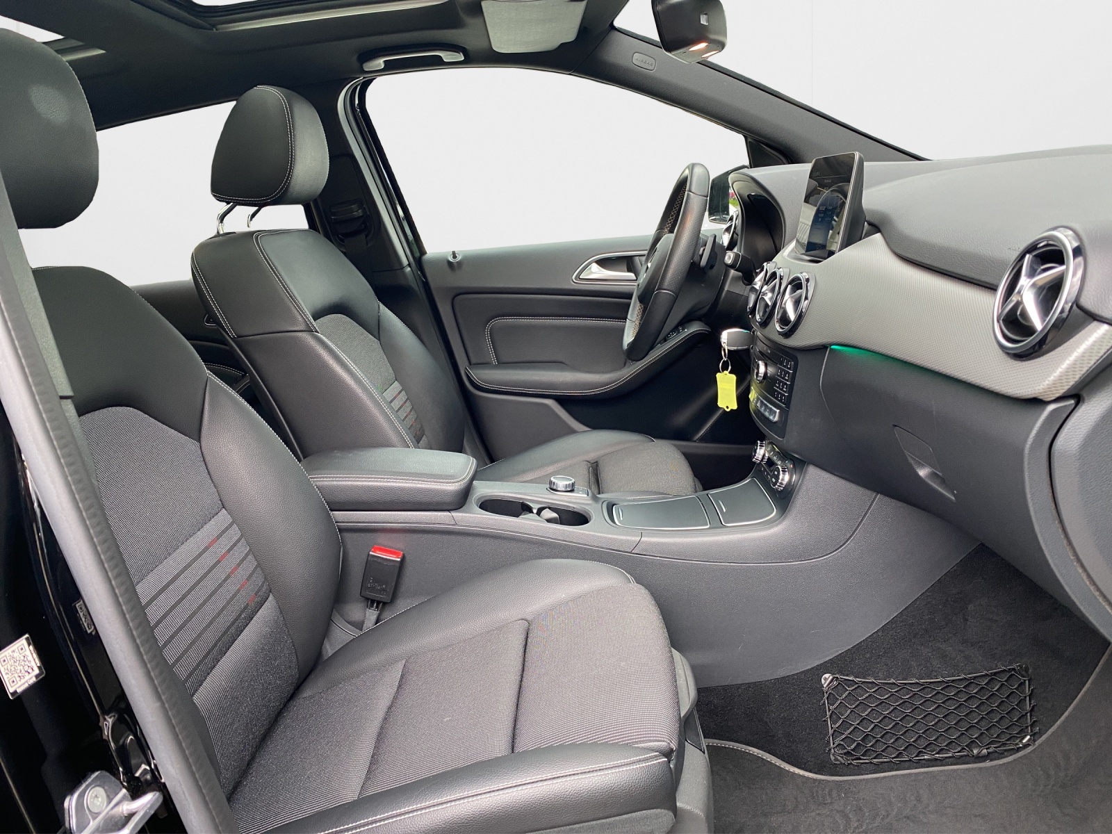 MERCEDES-BENZ B 200 Style Night-Paket 7G-DCT Vollaustattung-image-11