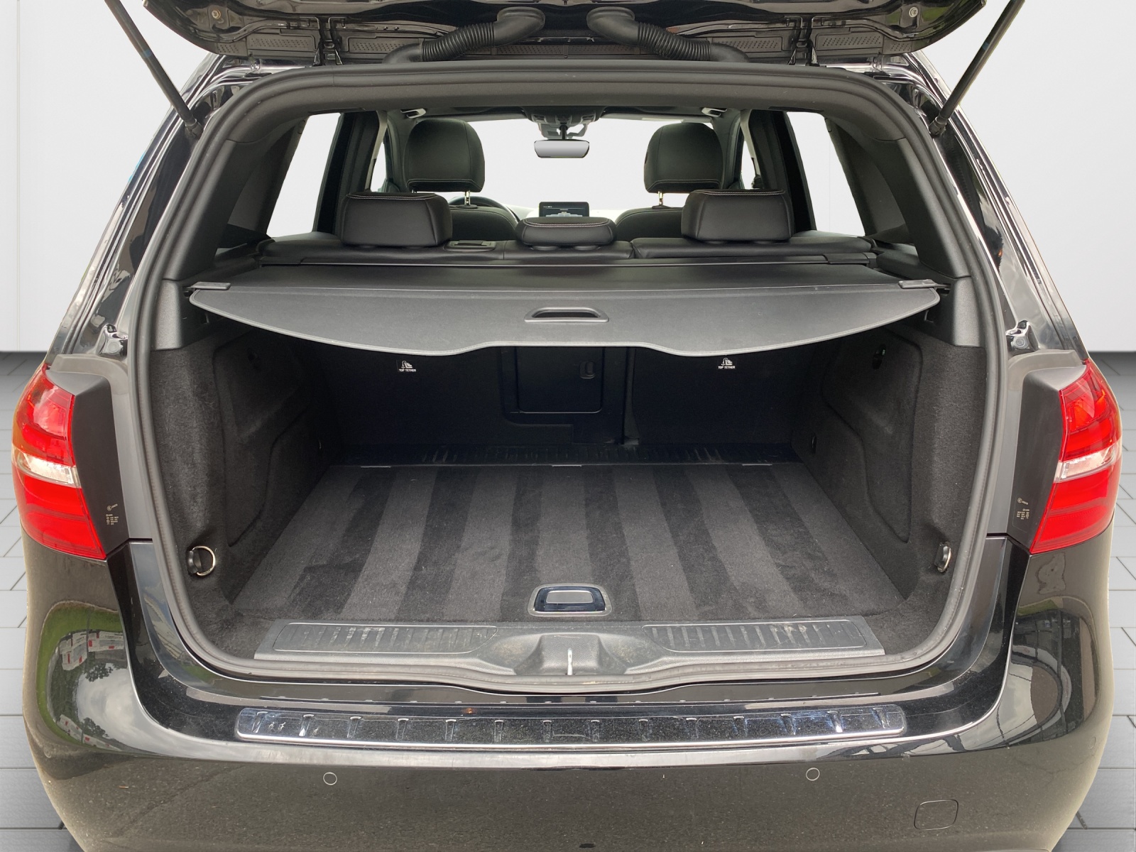 MERCEDES-BENZ B 200 Style Night-Paket 7G-DCT Vollaustattung-image-16